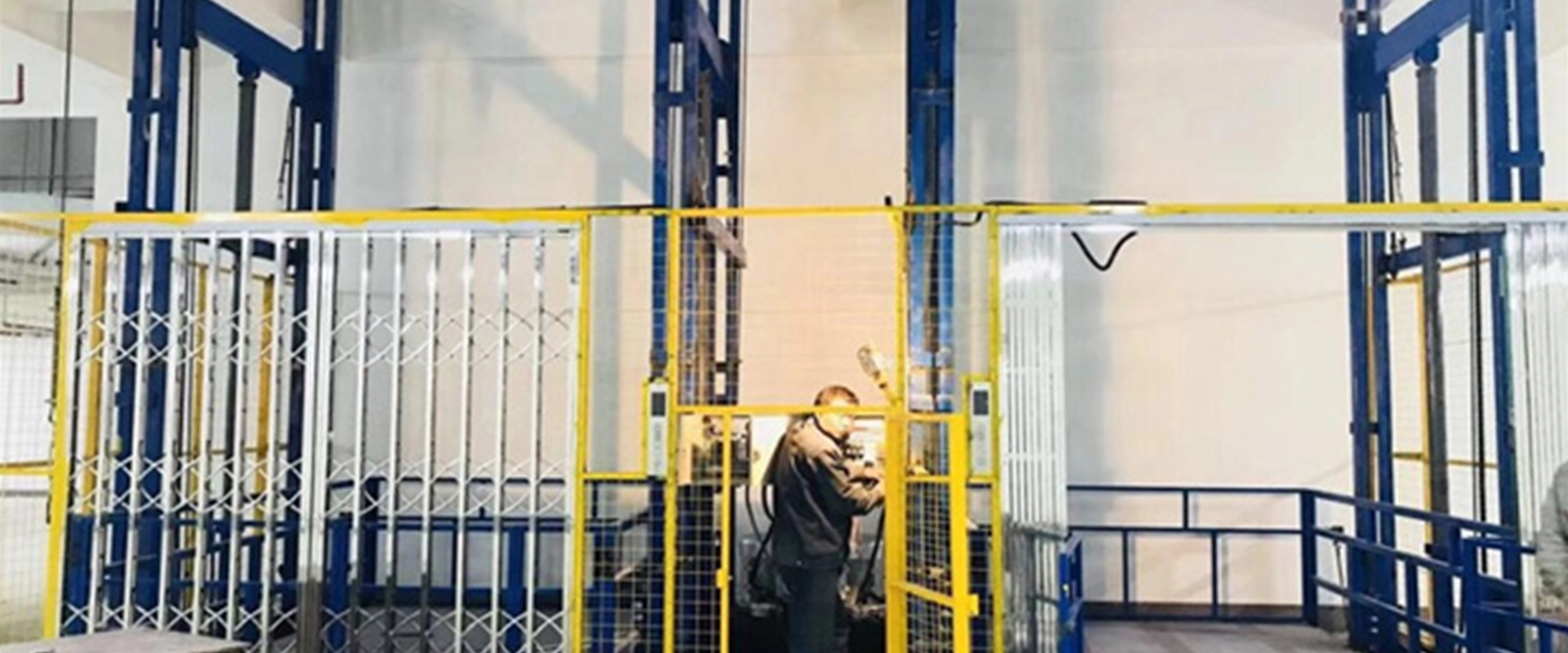 FORU Lift - Custom Your Own Lifter Machine/Rotating Car Display Platform